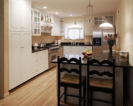 5 Design Tricks That Make Your Small Kitchen Look Larger