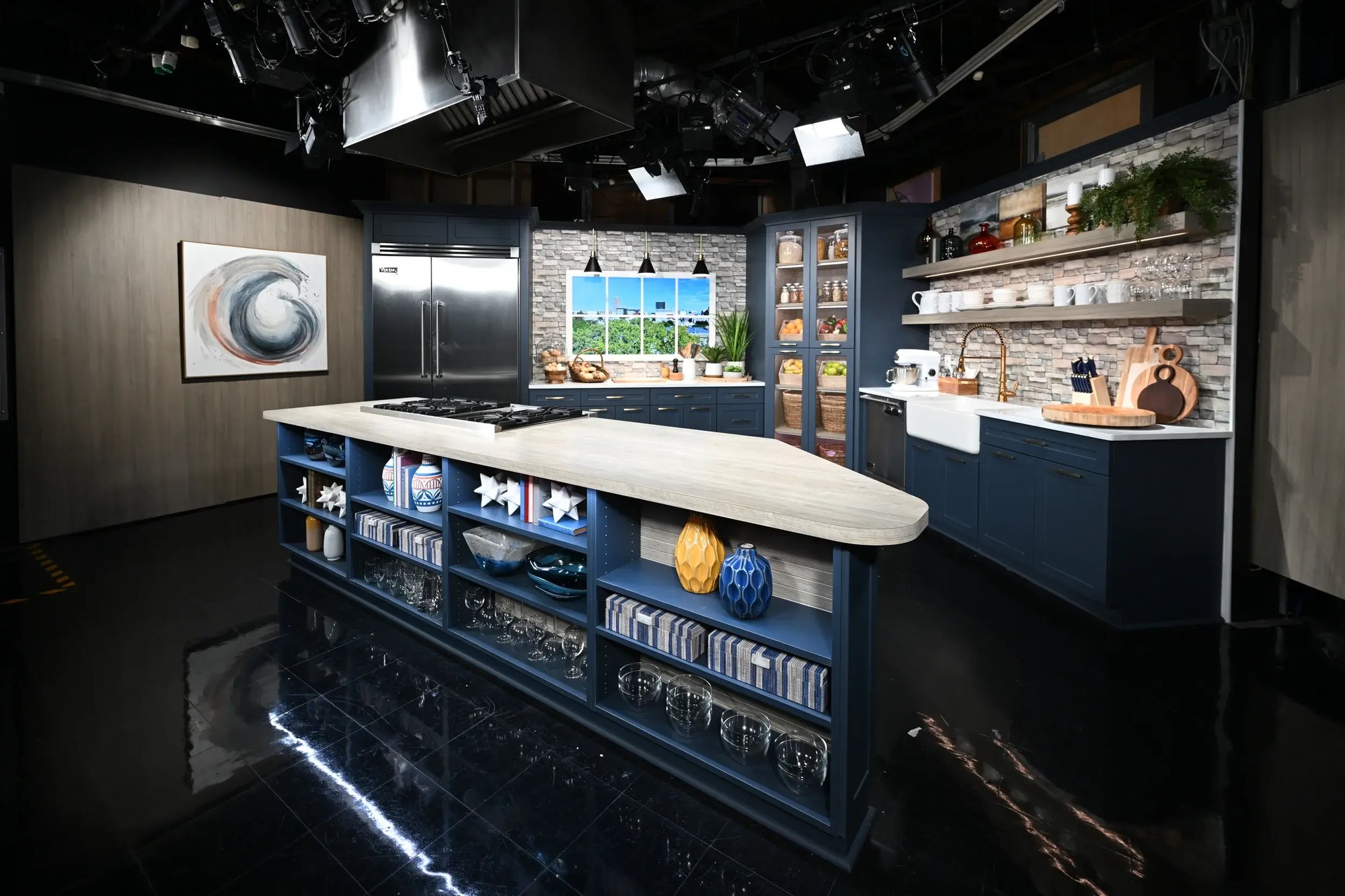 KM_WFMZ_reveal_2023_005 - Large