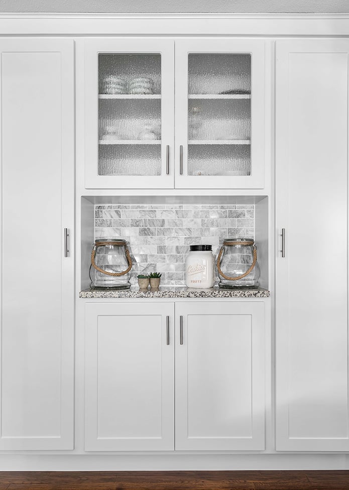 Satin-white-statesman-pantry-tree-bark-glass
