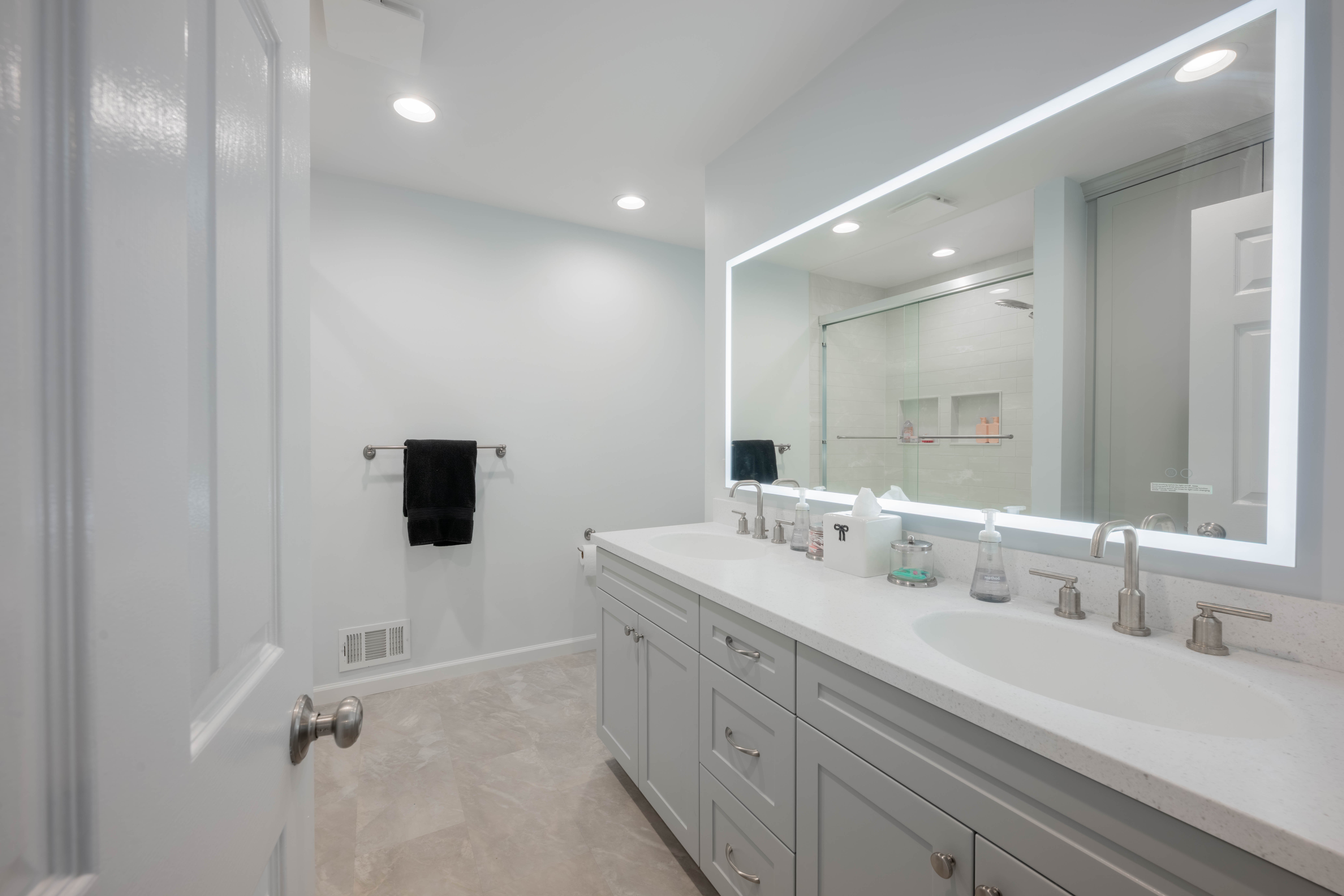 Shutterstock_Levy Bath Finished_Custom vs. Prefab Vanities Which Is Right for Your Bathroom_February 11 2026.jpeg