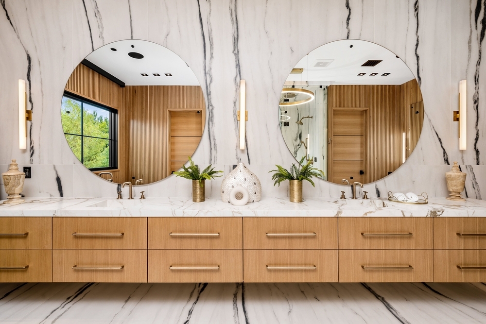 Shutterstock_modern bathroom double vanity_How Much Do Custom Bathroom Vanities Cost (Pricing Guide & Factors)_12 March 2026.jpeg