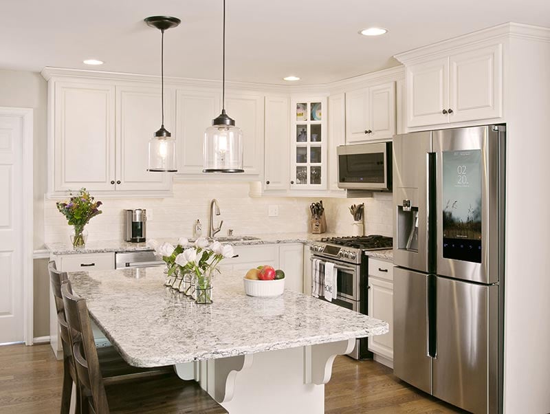 multilple-cook-beautiful-kitchen