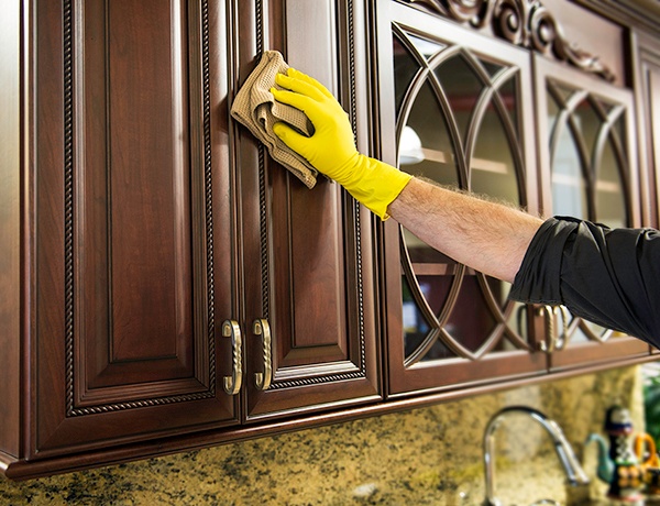 cleaning-wood-cabinets