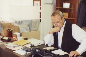 company-story-DadatDesk-300x200