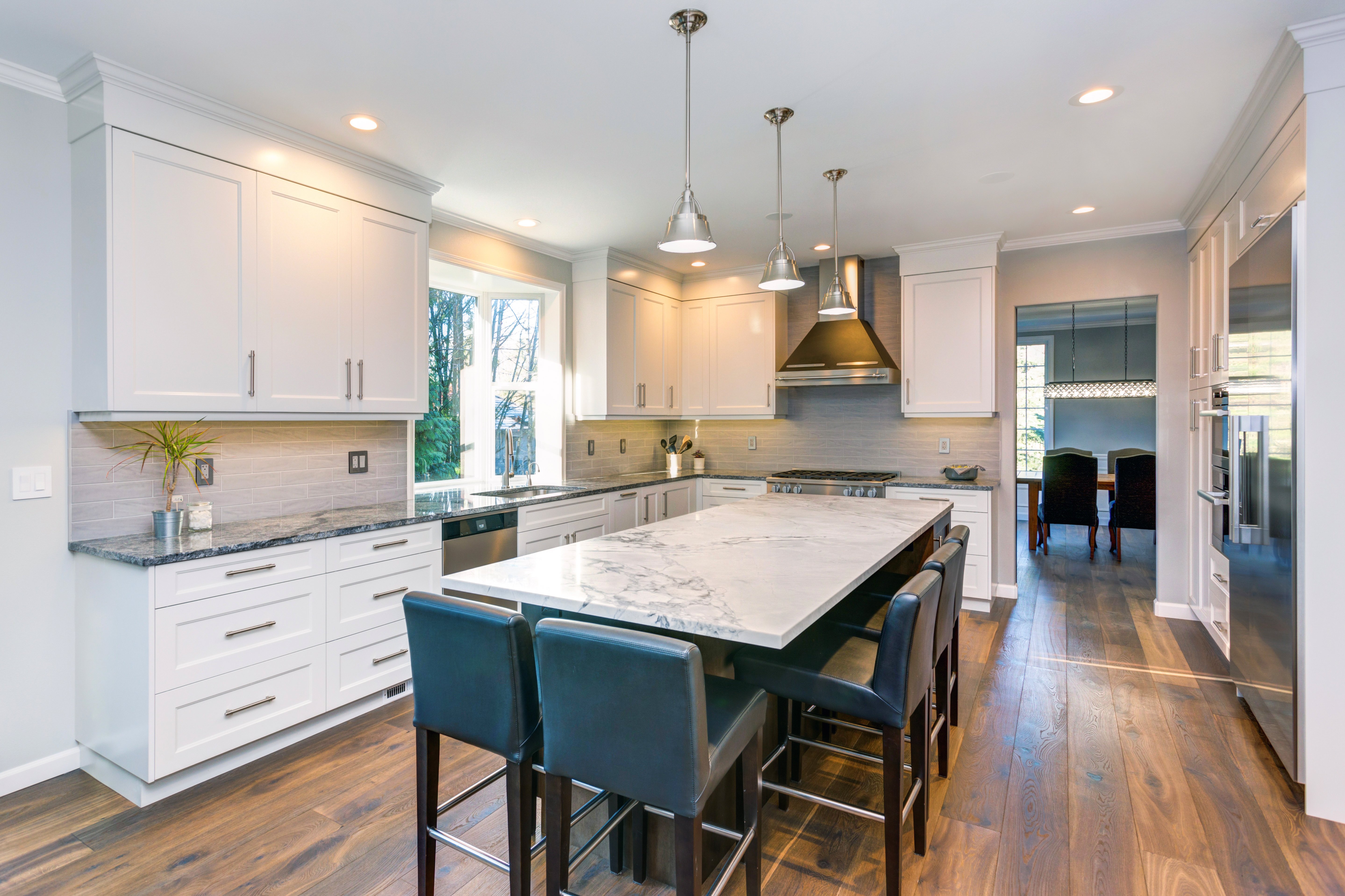 The Kitchen Island Vs Table, Kitchen Island In Dining Room