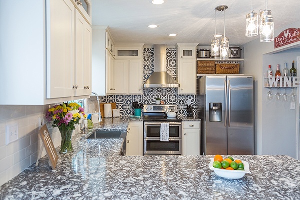 White Granite Countertops, 10 Popular On-Trend Colors to Consider - LX  Hausys